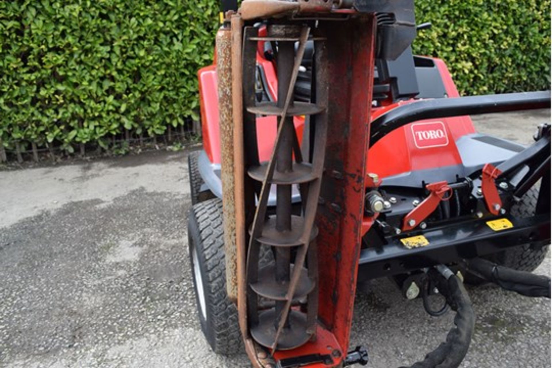 2012 Registered Toro LT3240 Triple Cylinder Mower - Image 11 of 12