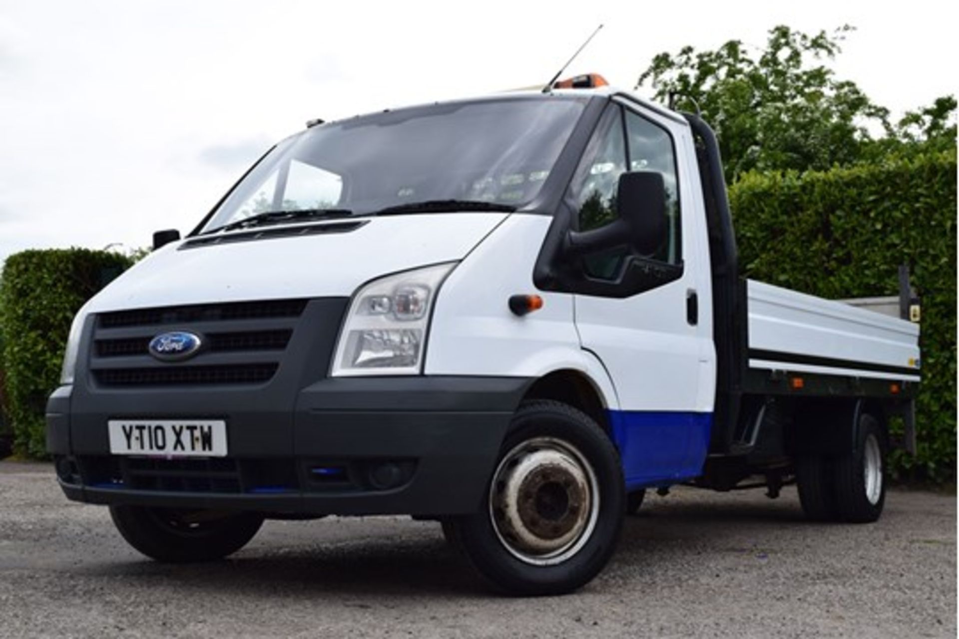2010 Ford Transit T350 RWD 2.4 115ps Drop Side Pickup With Tail Lift - Image 9 of 11