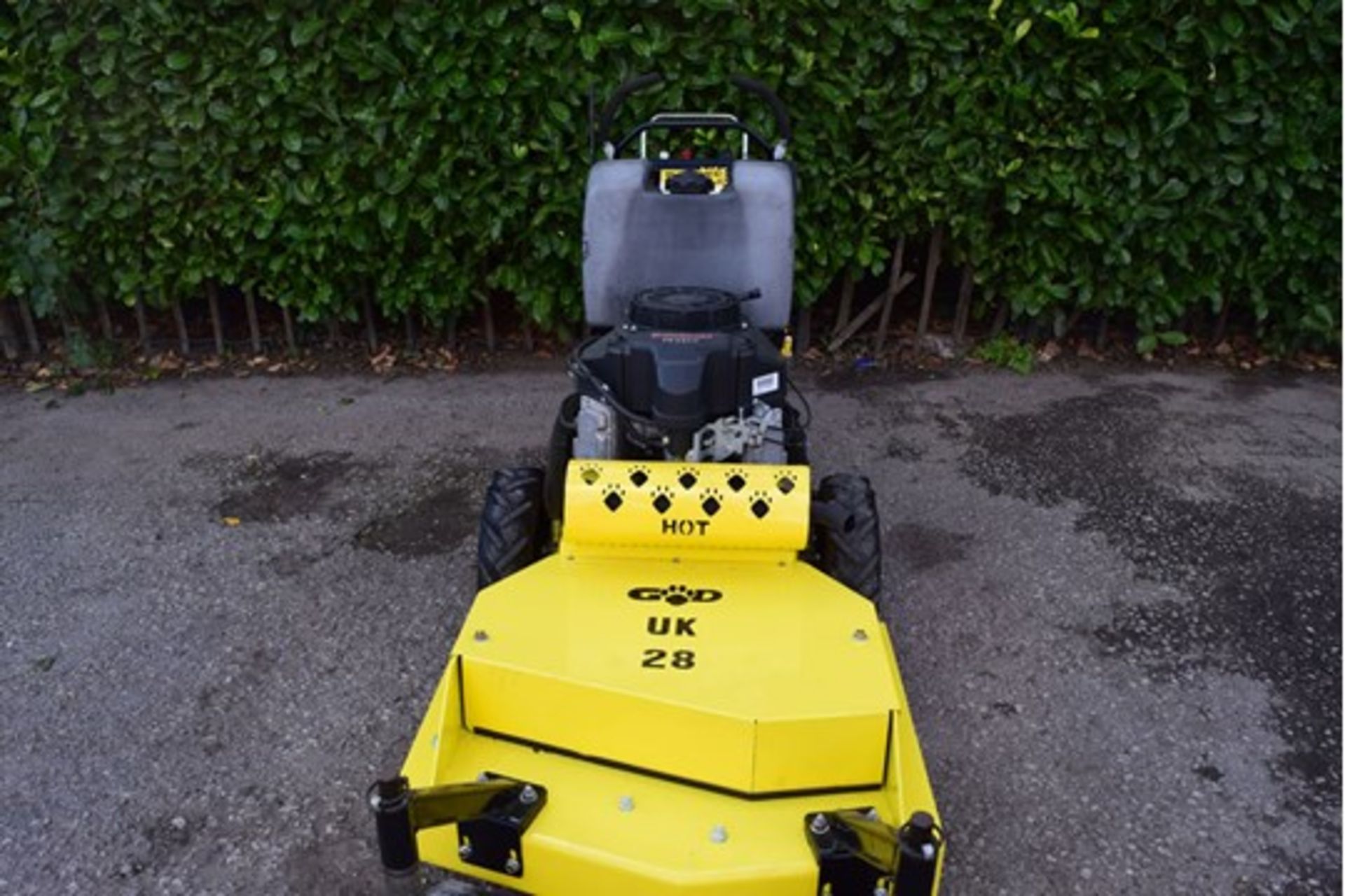 2013 Great Dane Pedestrian 32" Commercial Walk Behind Zero Turn Rotary Mower - Image 6 of 7