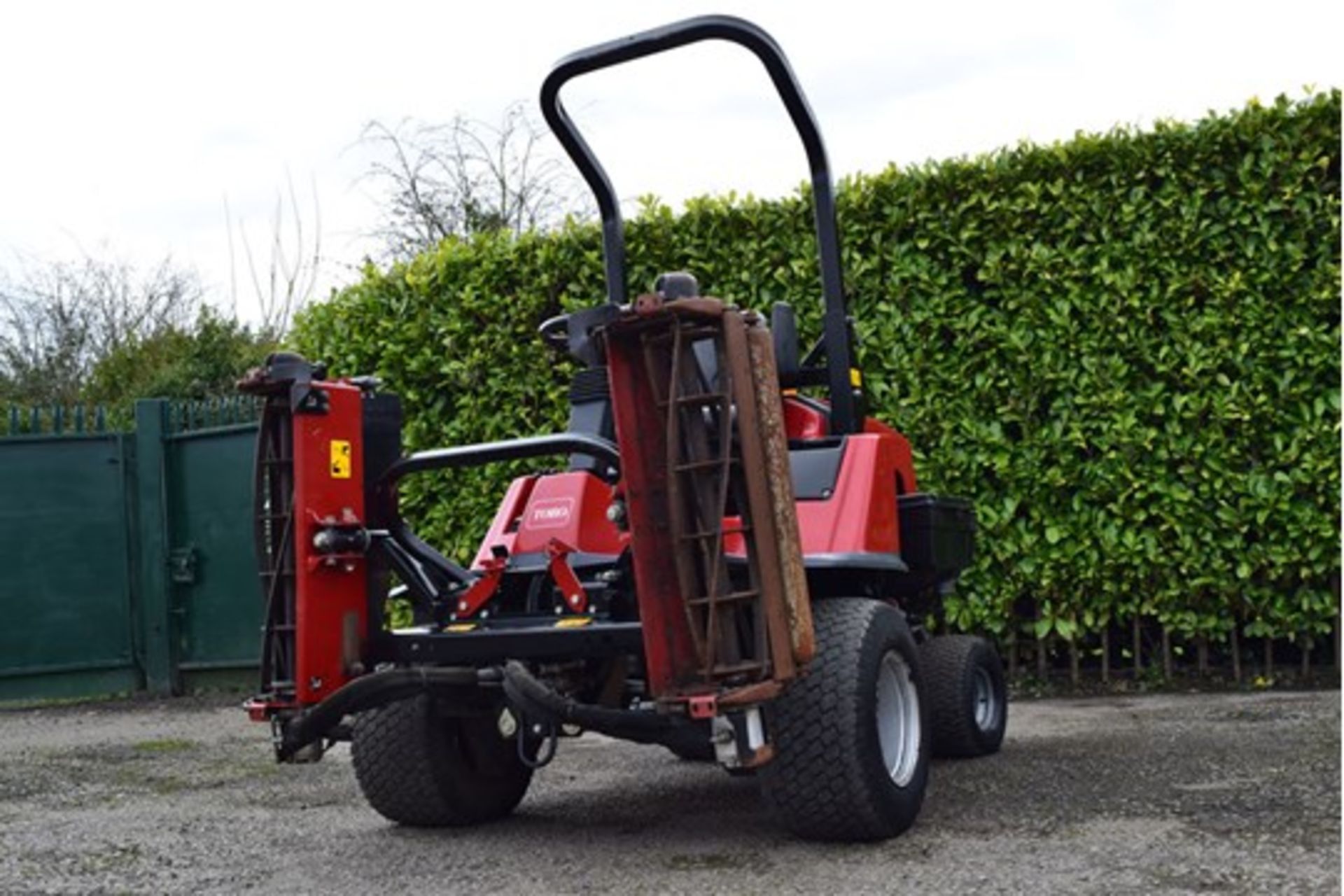 2012 Registered Toro LT3240 Triple Cylinder Mower - Image 3 of 12