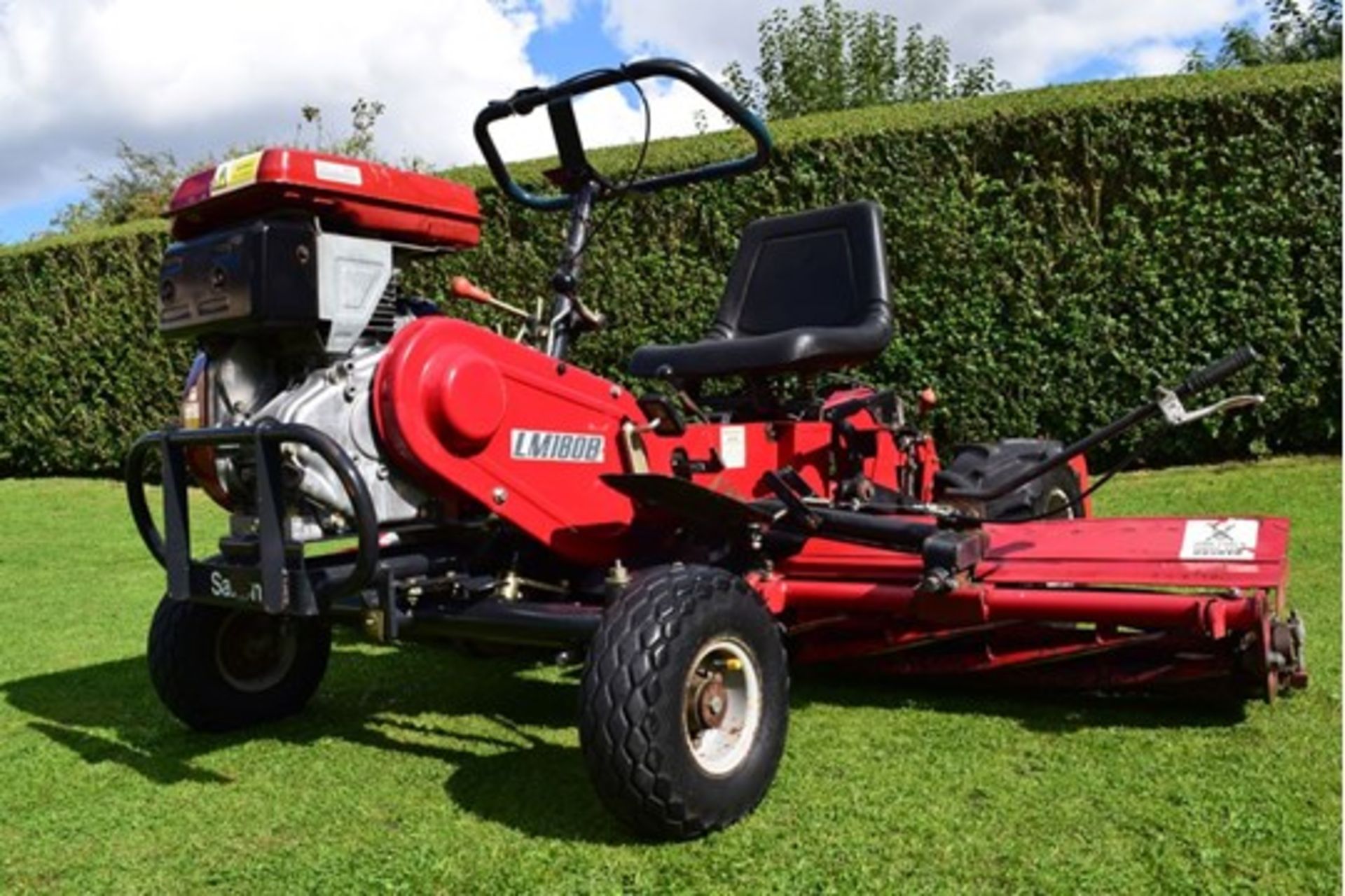 Saxon Triple LM180B Ride On Cylinder Mower - Image 3 of 10