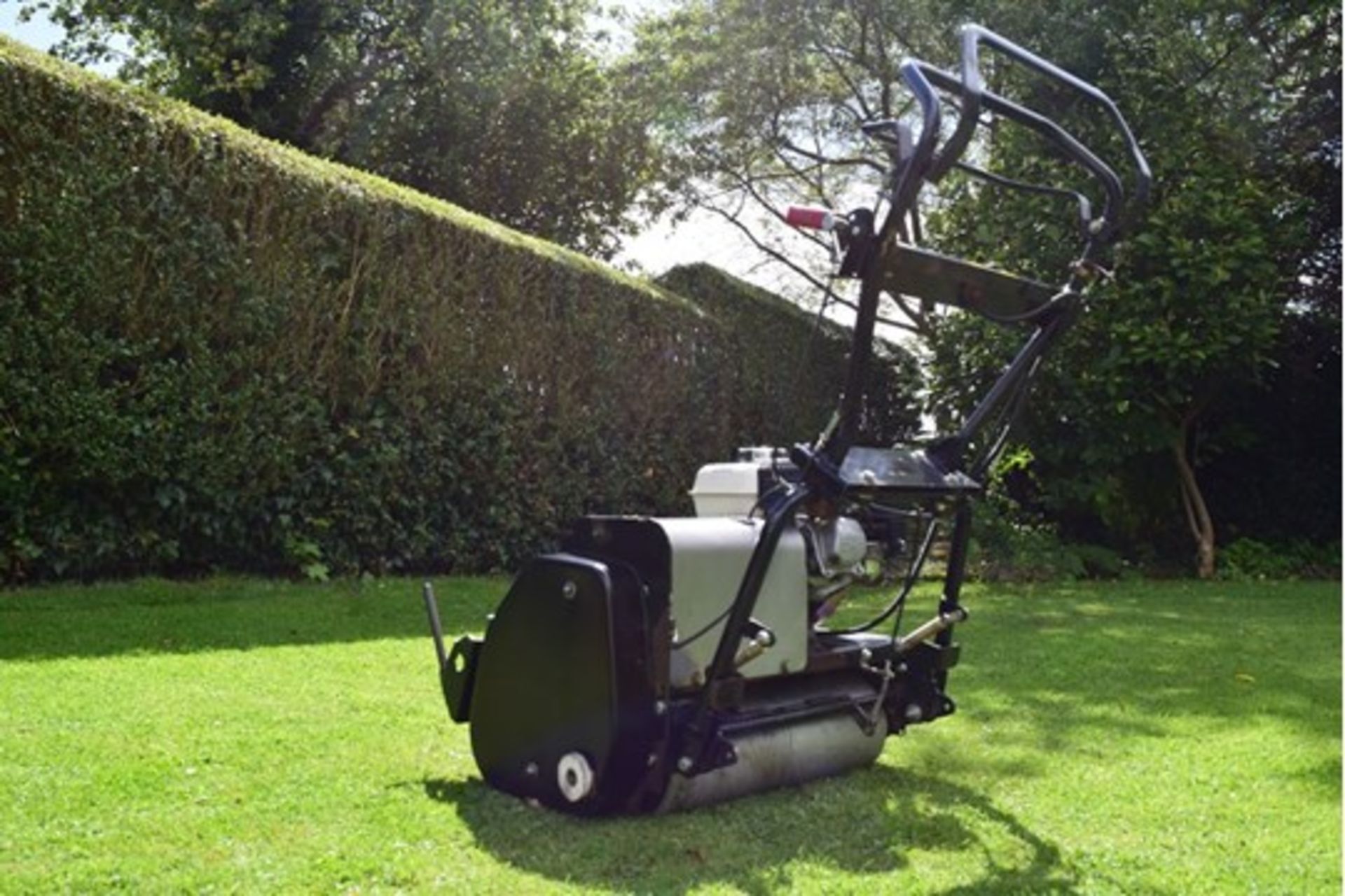 2012 Allett Shaver 20, 10 Blade Cylinder Mower With Grass Box (2) - Image 5 of 8