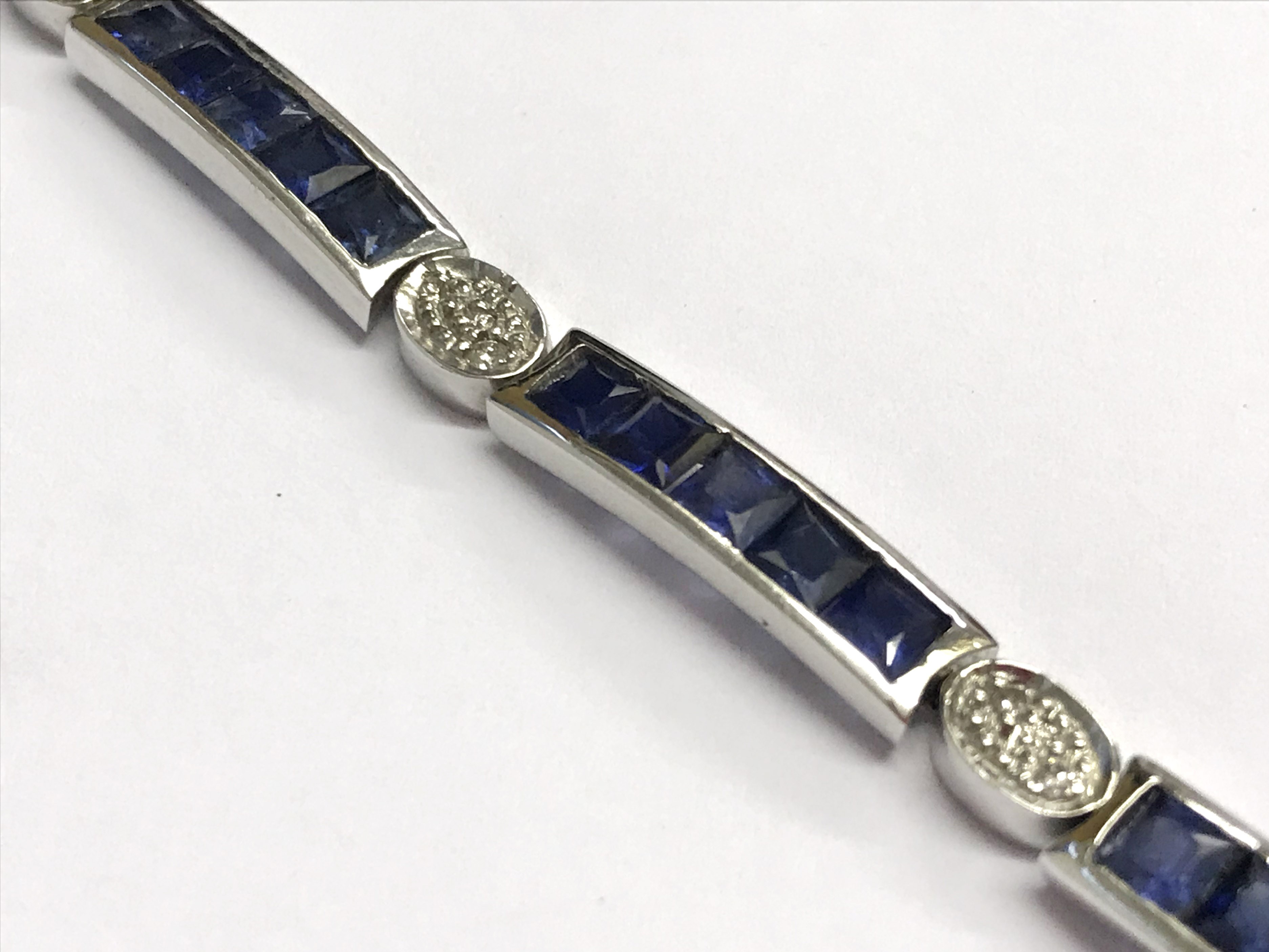 14CT WHITE GOLD GEMSTONE DIAMOND BRACELET app. 7" long - Image 3 of 4