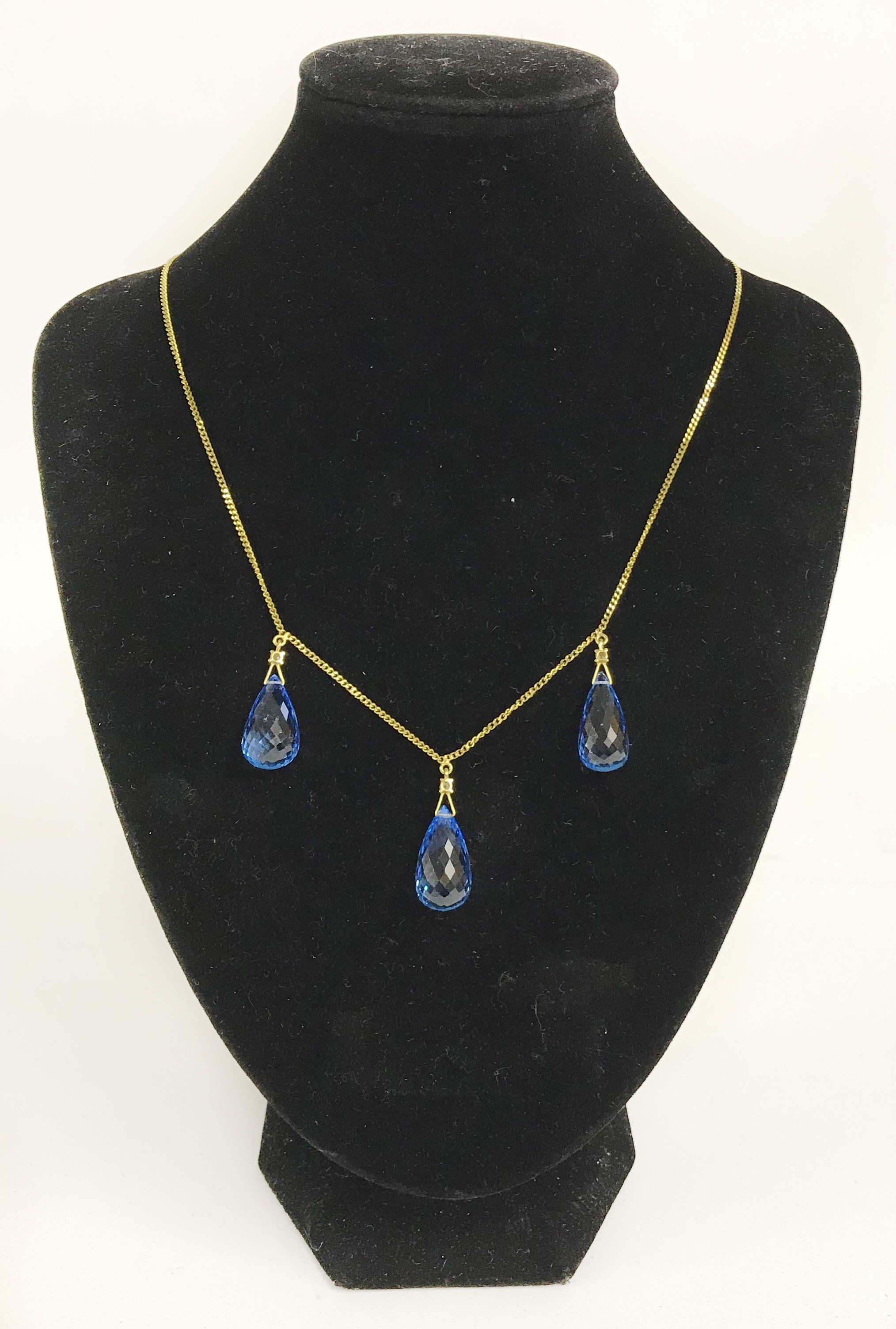 18CT GOLD BLUE TOPAZ NECKLACE