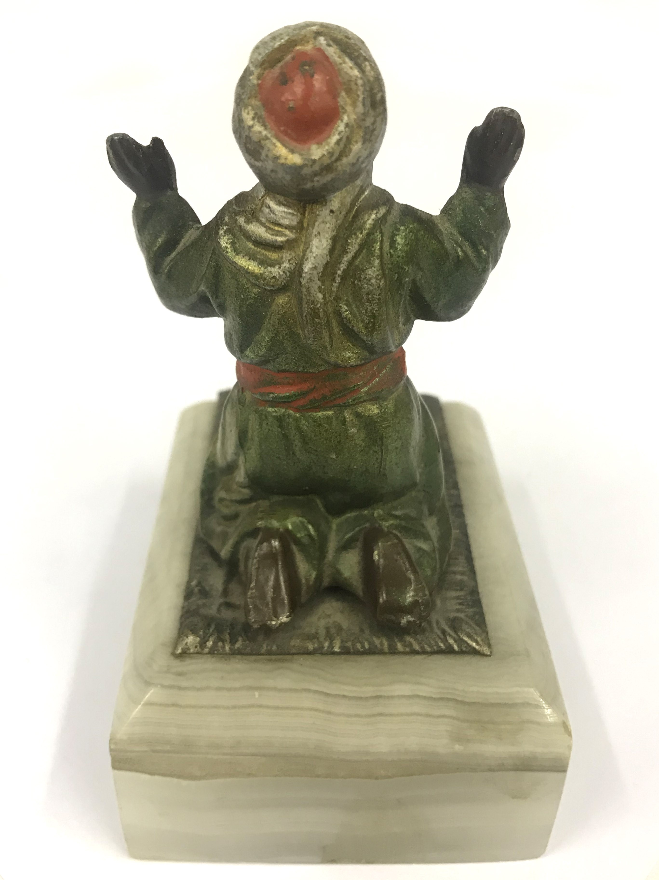 METAL FIGURINE OF PRAYING MAN ON MARBLE BASE - Image 6 of 7