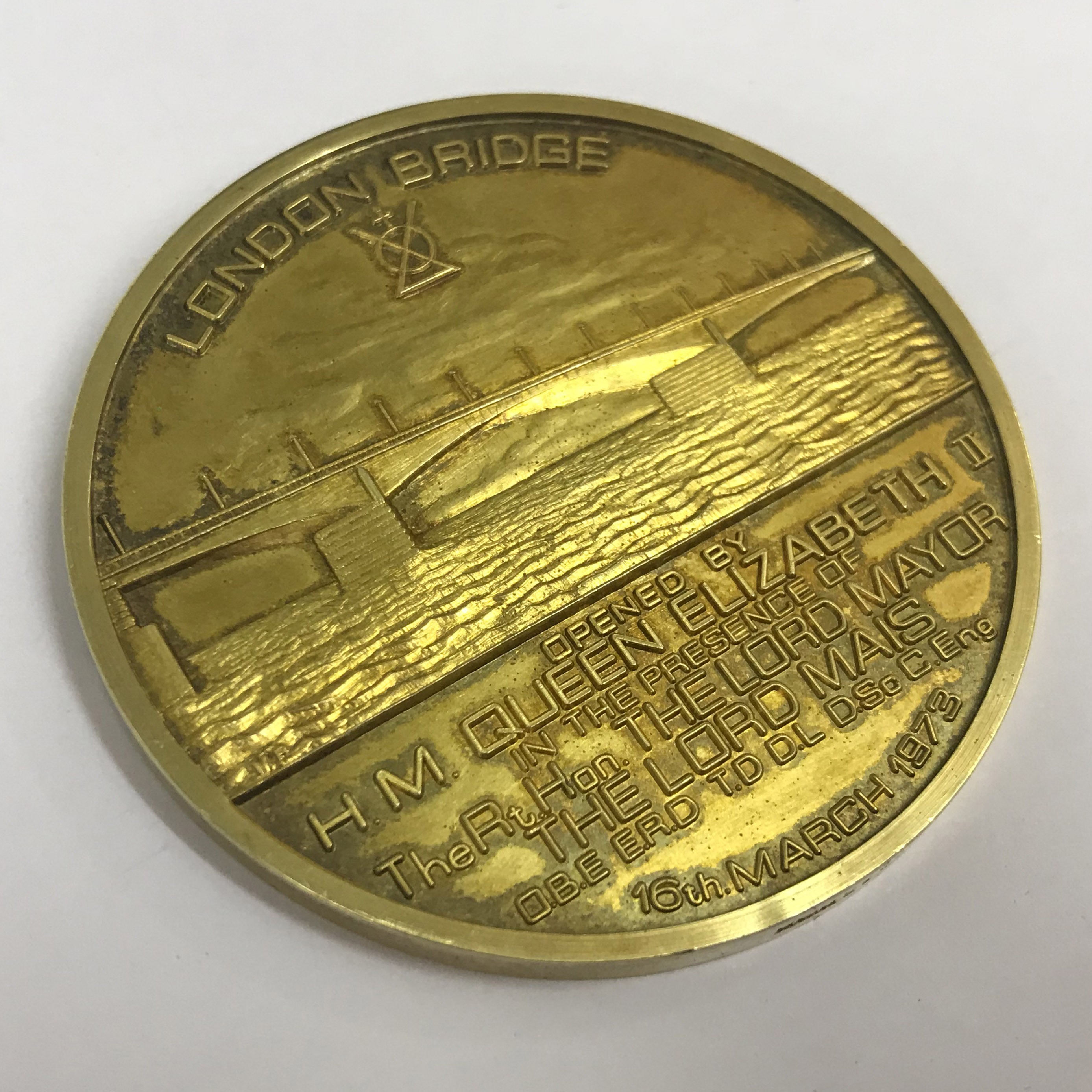 CORPORATION OF THE CITY OF LONDON - LONDON BRIDGE SILVER MEDAL - Image 2 of 2