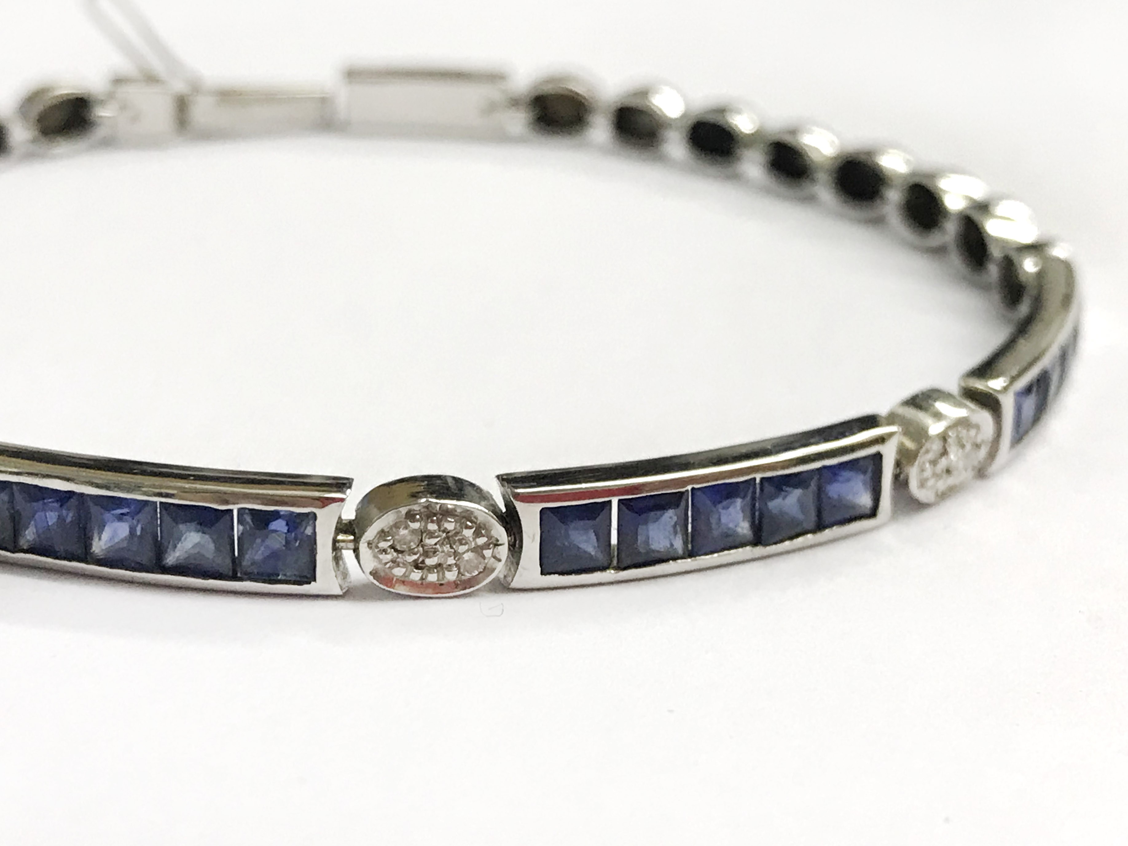 14CT WHITE GOLD GEMSTONE DIAMOND BRACELET app. 7" long - Image 2 of 4