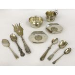 SMALL GROUP OF HALLMARKED SILVER ITEMS INCLUDING SOME FOREIGN