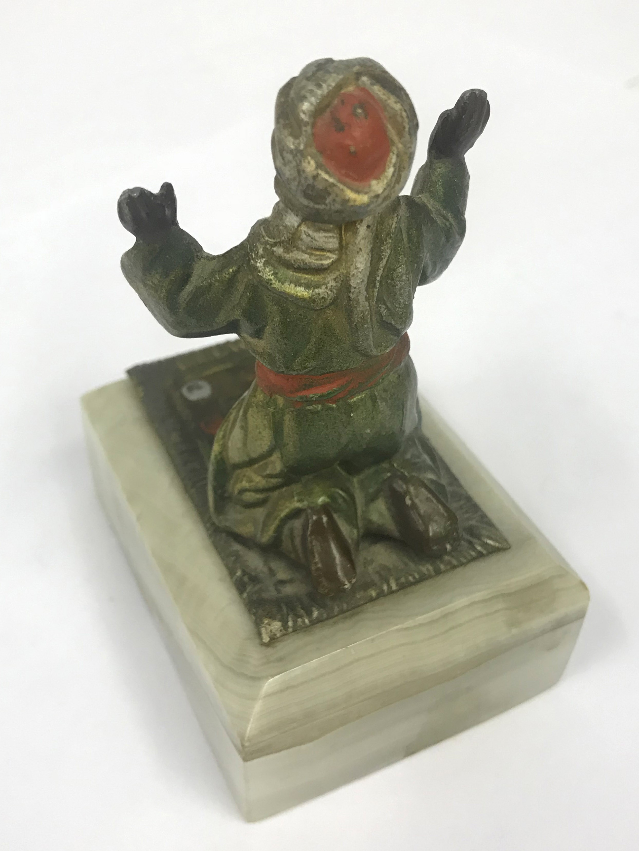 METAL FIGURINE OF PRAYING MAN ON MARBLE BASE - Image 3 of 7