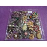 A tray of costume brooches including diamante, enamelled etc