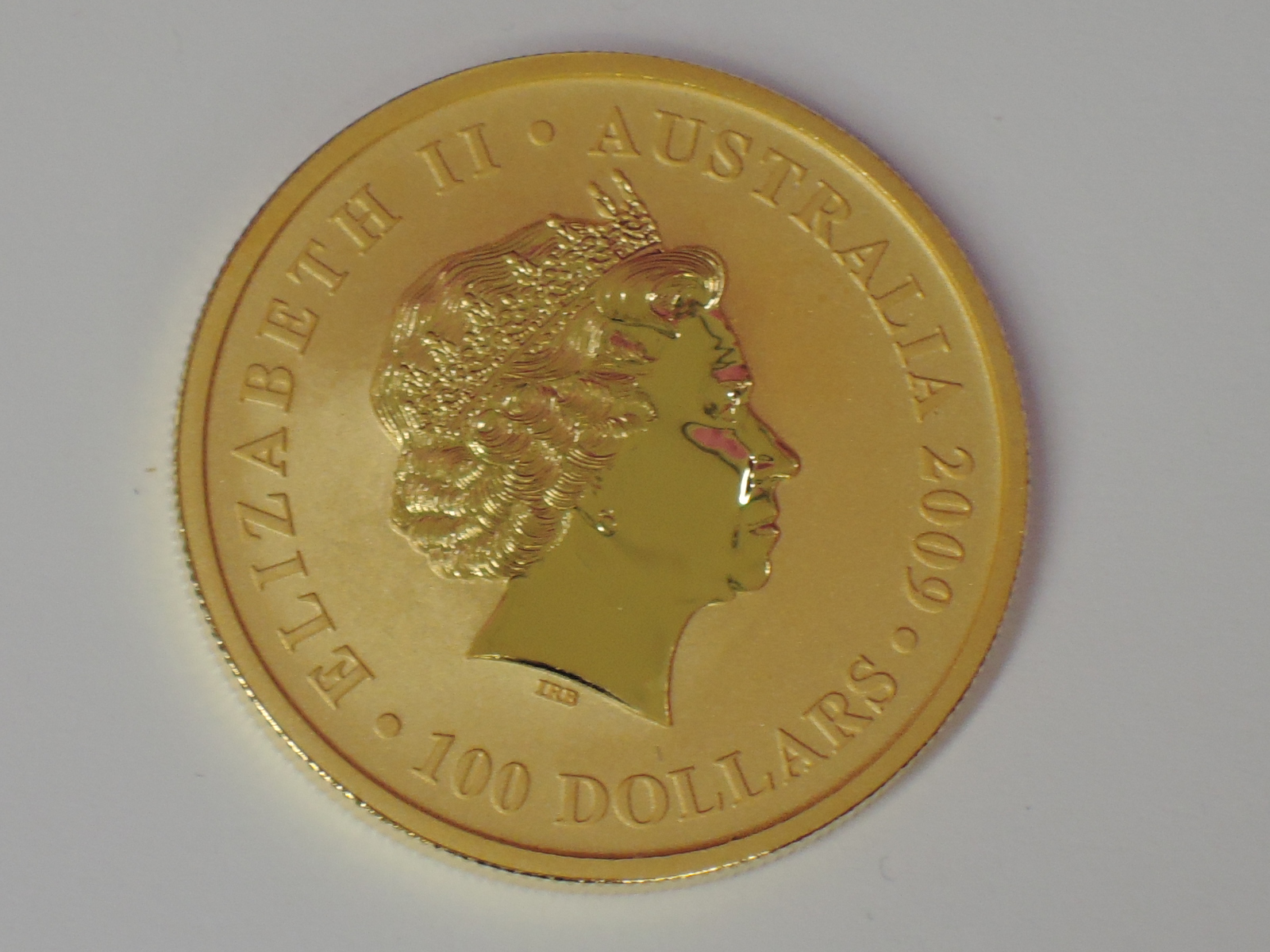A gold 1oz 2009 100 dollar Australian Kangaroo coin, in plastic case - Image 2 of 2