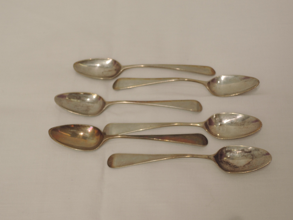 Six Georgian silver tea spoons of hanoverian form, London 1802, possibly Soloman Hougham, approx