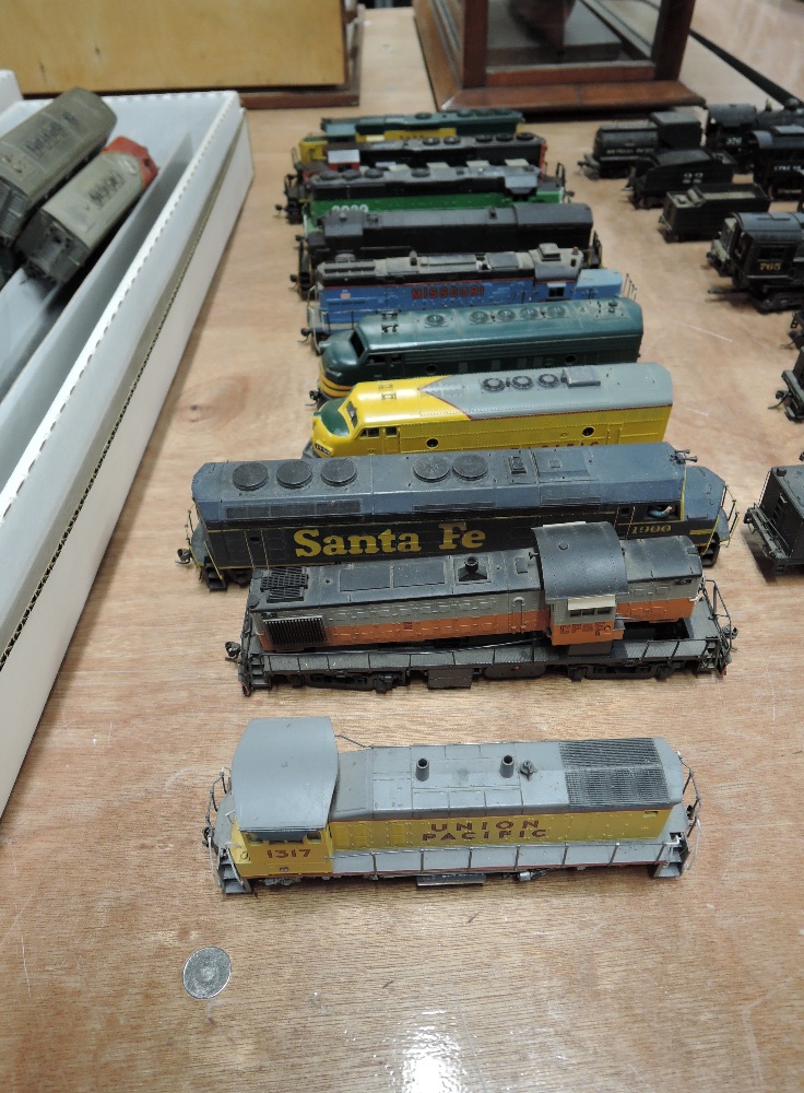 Ten HO scale American brass lococomotives including Santa Fe, Union Pacific, Missouri, Burlington