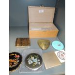 A selection of vintage ladies make up compacts and mirrors including Stratton No.1