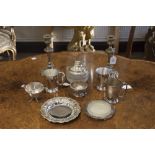 A LOT OF SILVER PLATED WARE, including three small tankards; a glass butter dish with stand and