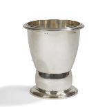JEAN-ÉMILE PUIFORCAT (1897-1945) (JEAN-ÉLISÉE PUIFORCAT, DIT) Vase à double renflement et terminé