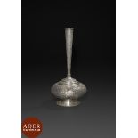 Vase soliflore en argent, Iran qâjâr, Vartan 84, vers 1920-30 En argent, à panse globulaire