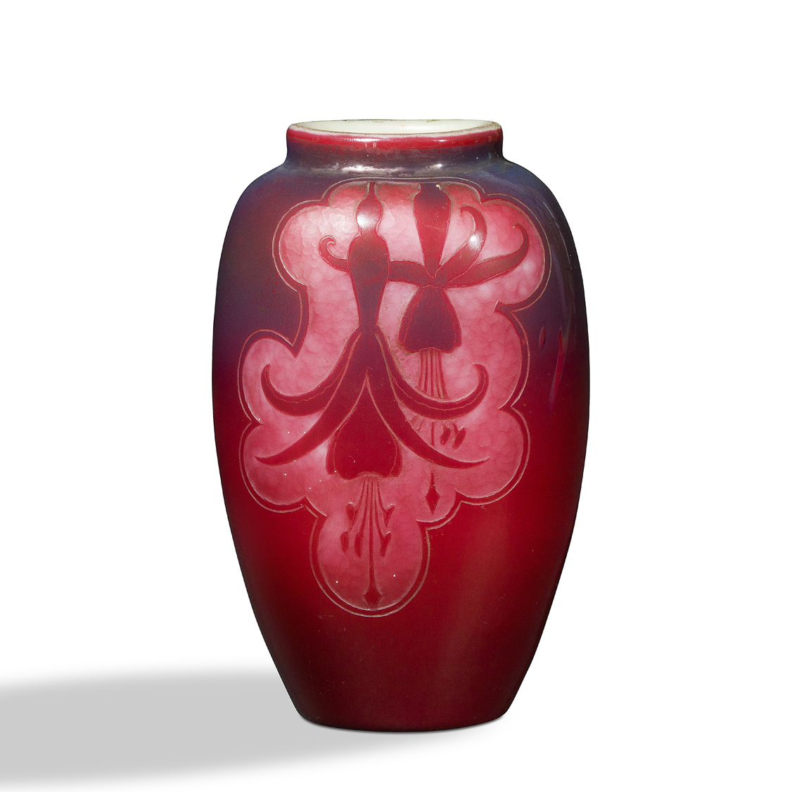 ÉMILE GALLÉ (1846-1904) Fuchsias Vase balustre méplat à col oblong. Rare épreuve en verre