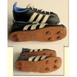 German soccerbouts by Adidas 1970 with autographs - Adidas mini football boots with 18 original