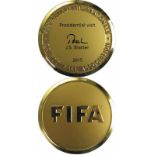 FIFA Medal 2015 Presidental Visit Josef Blatter - „FIFA Presidential Visit. J.S. Blatter 2015“, gilt