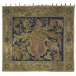 Tapiz en lana y seda con escudo. Flandes, h. 1570. Medidas: 228 x 253 cm