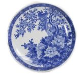 Plato en porcelana azul y blanca. China, Dinastía Qing, S. XVIII - XIX Diámetro: 40,5 cm