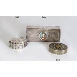 Caja de rapé de plata, decorada con Diana Cazadora en la tapa. Con marcas. París, 1775-6 Medidas: