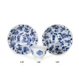 Pareja de platos cáscara de huevo en porcelana china azul y blanca China, siglo XVII - XVIII