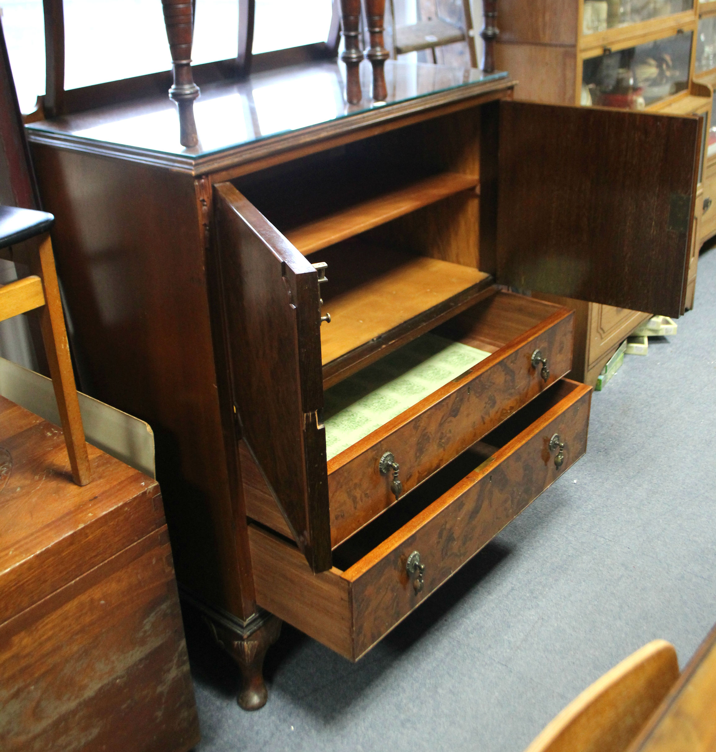 A mid-20th century burr-walnut three-piece bedroom suite comprising a twin-door wardrobe, 48” wide - Image 5 of 8