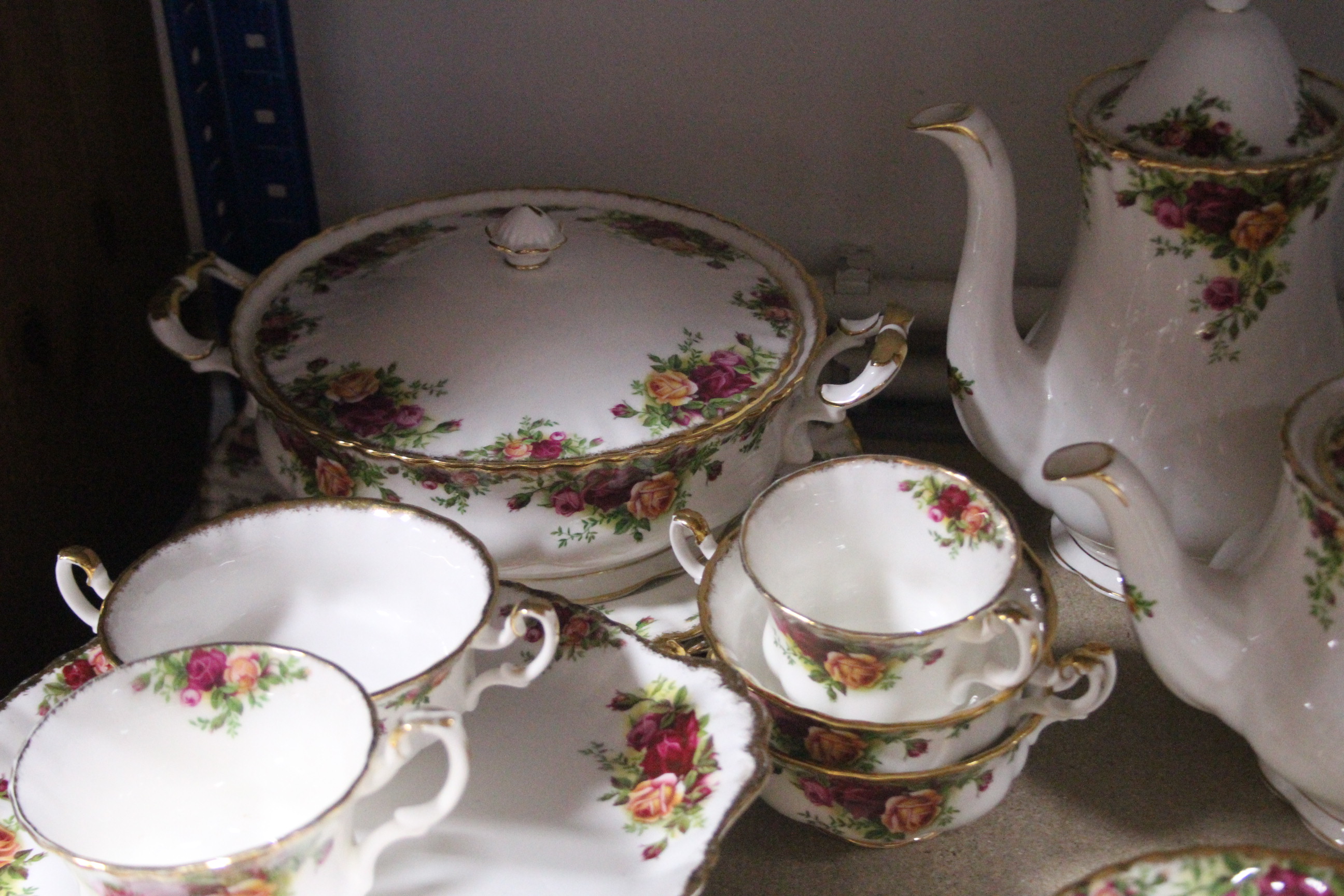 A Royal Albert “Old Country Roses” pattern sixty-three piece part dinner, tea & coffee service. - Image 4 of 7