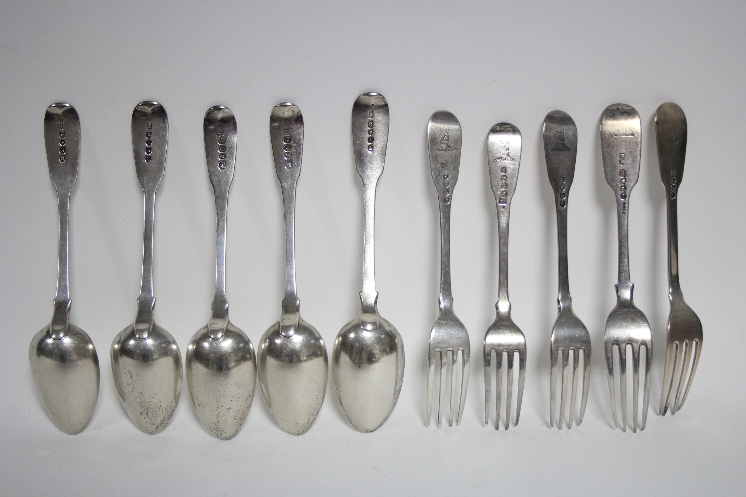 Five George III & George IV Fiddle pattern dessert spoons; & five similar dessert forks; odd dates & - Image 2 of 2