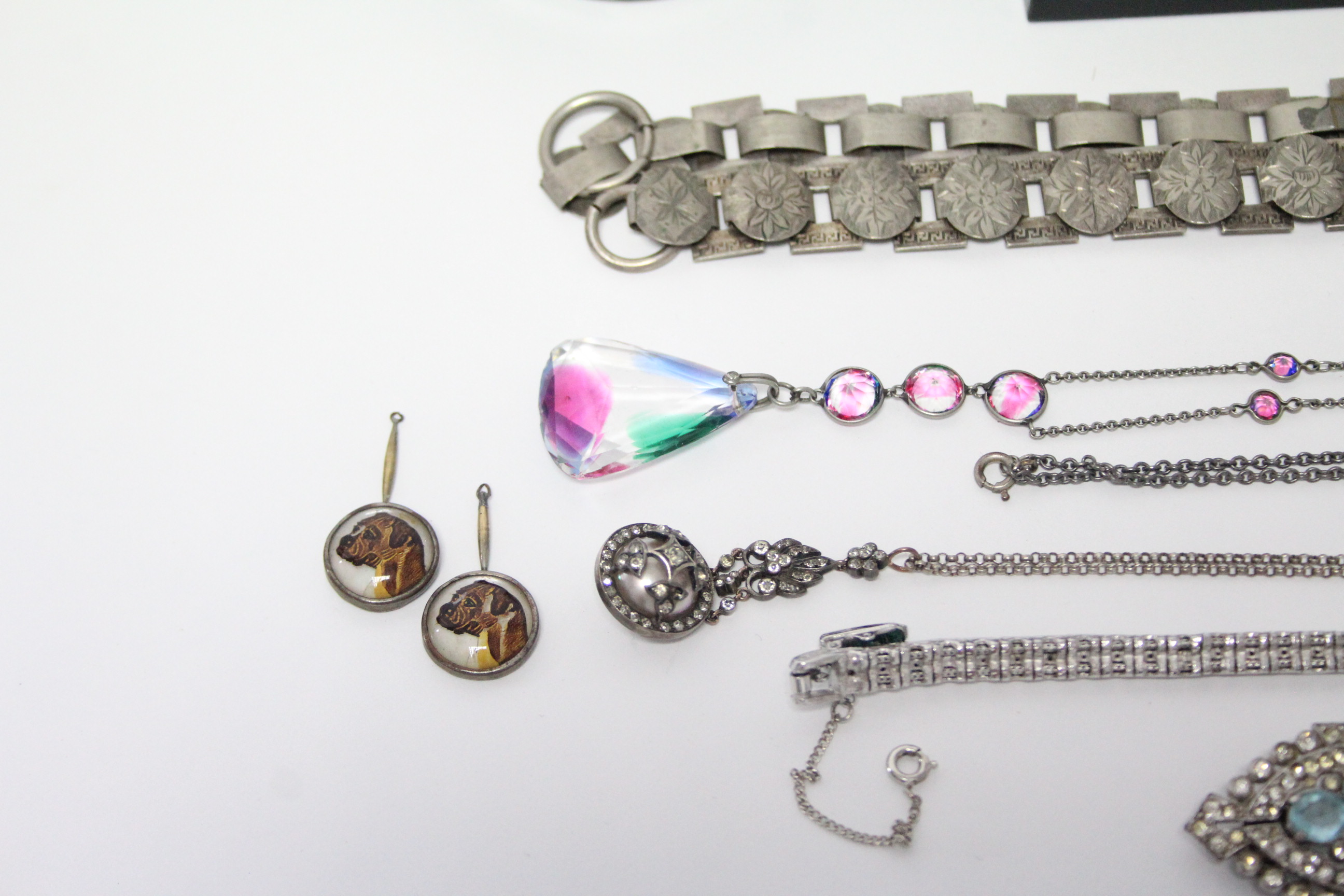 Various items of costume jewellery. - Image 3 of 4