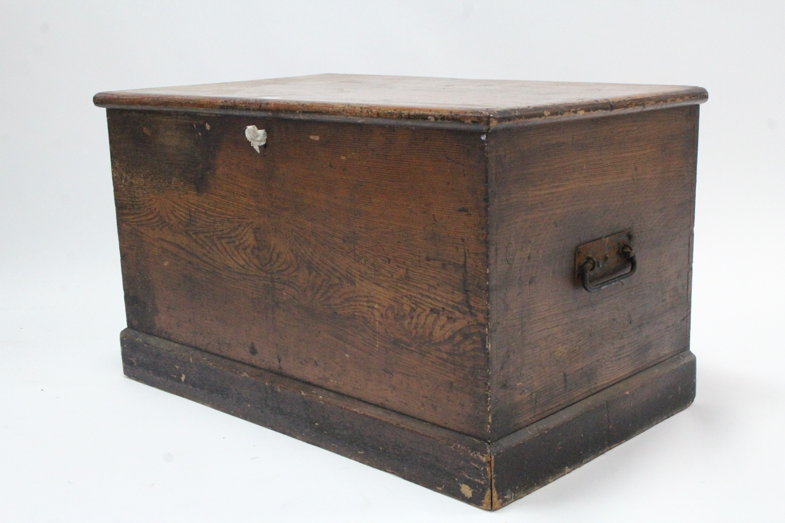 A Victorian grained pine blanket box with hinged lift-lid, with wrought-iron side handles & on - Image 2 of 3