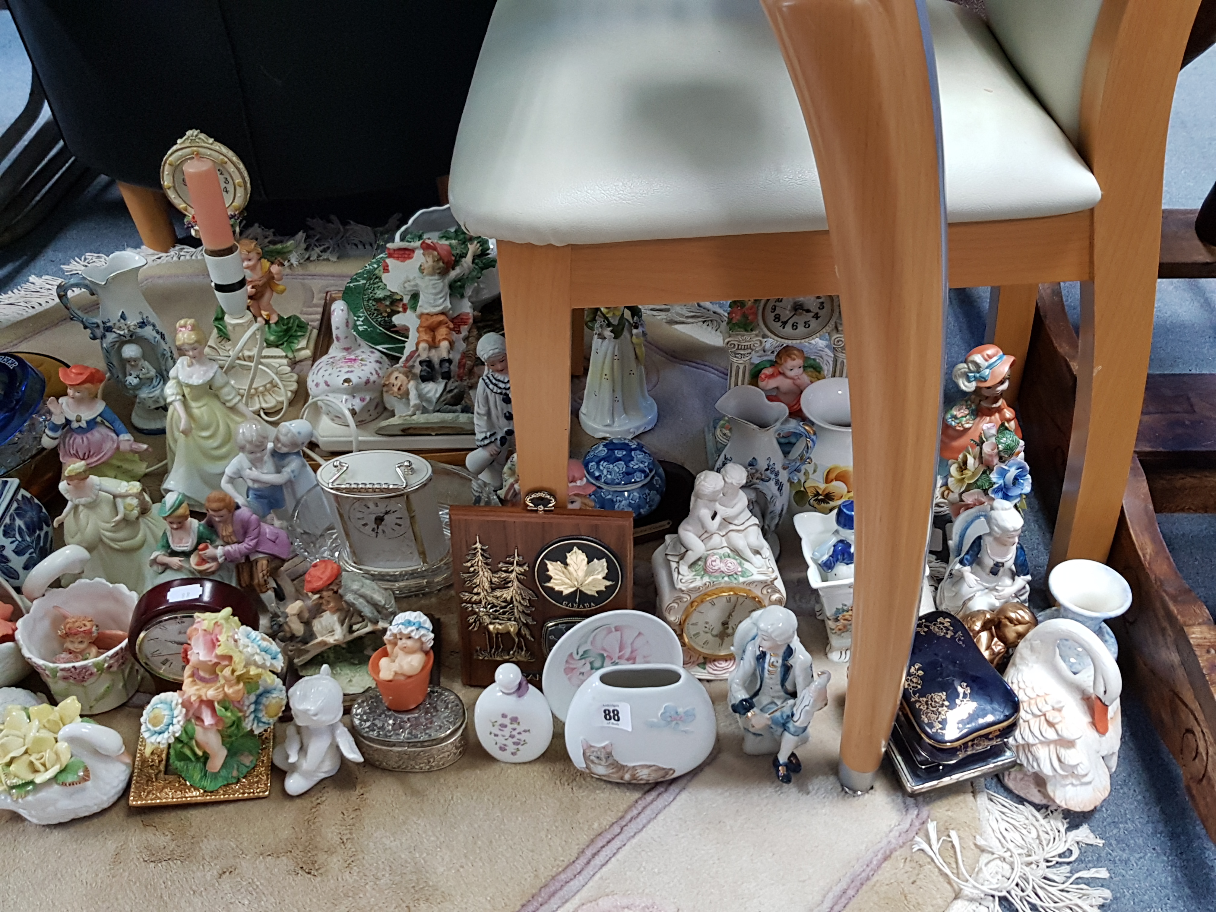 Various items of decorative china; pottery etc. (part w.a.f.). - Image 10 of 10