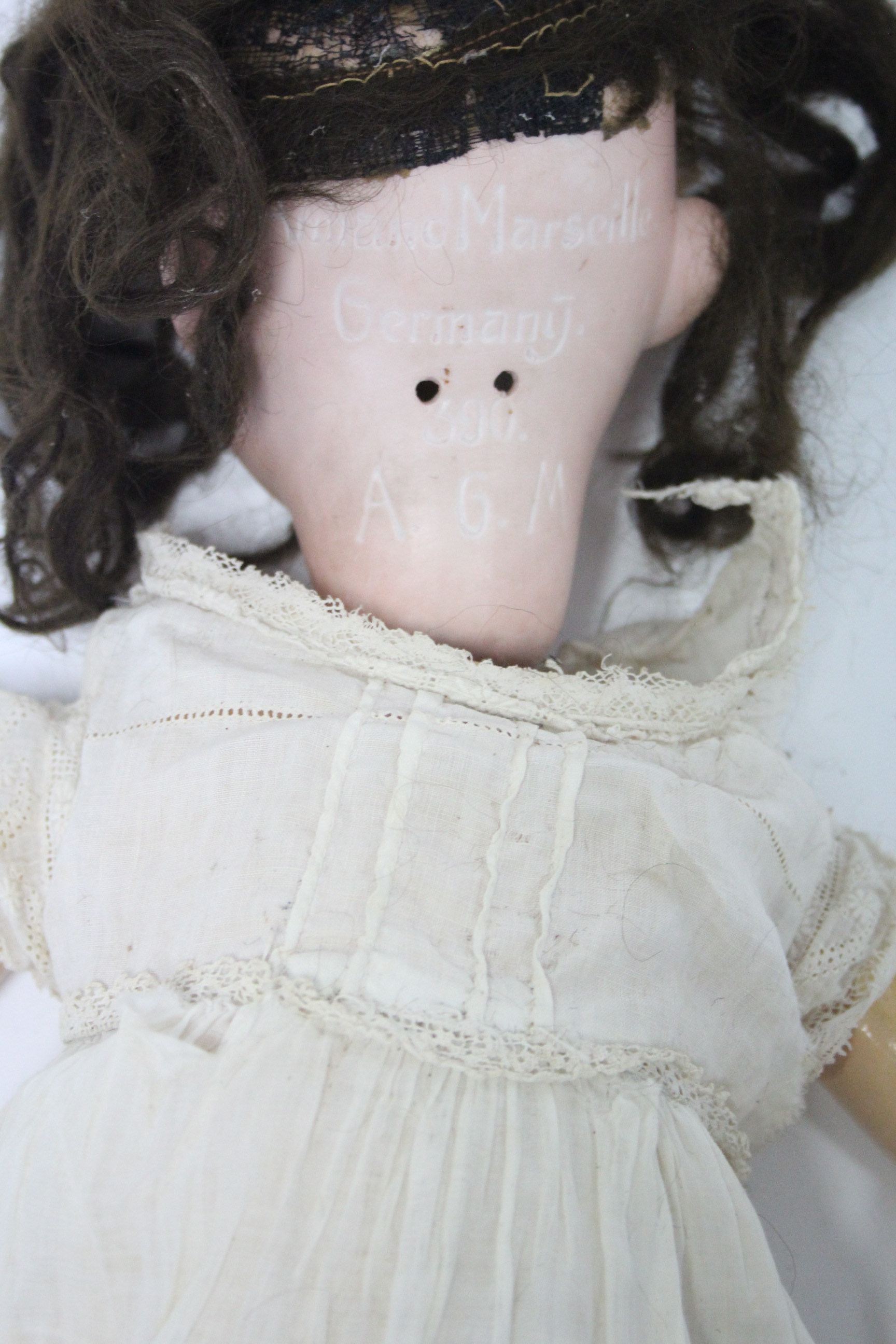 An Armand Marseilles bisque head girl doll (Germany 390.A. 6. M.) with brown sleeping eyes, open - Image 2 of 2