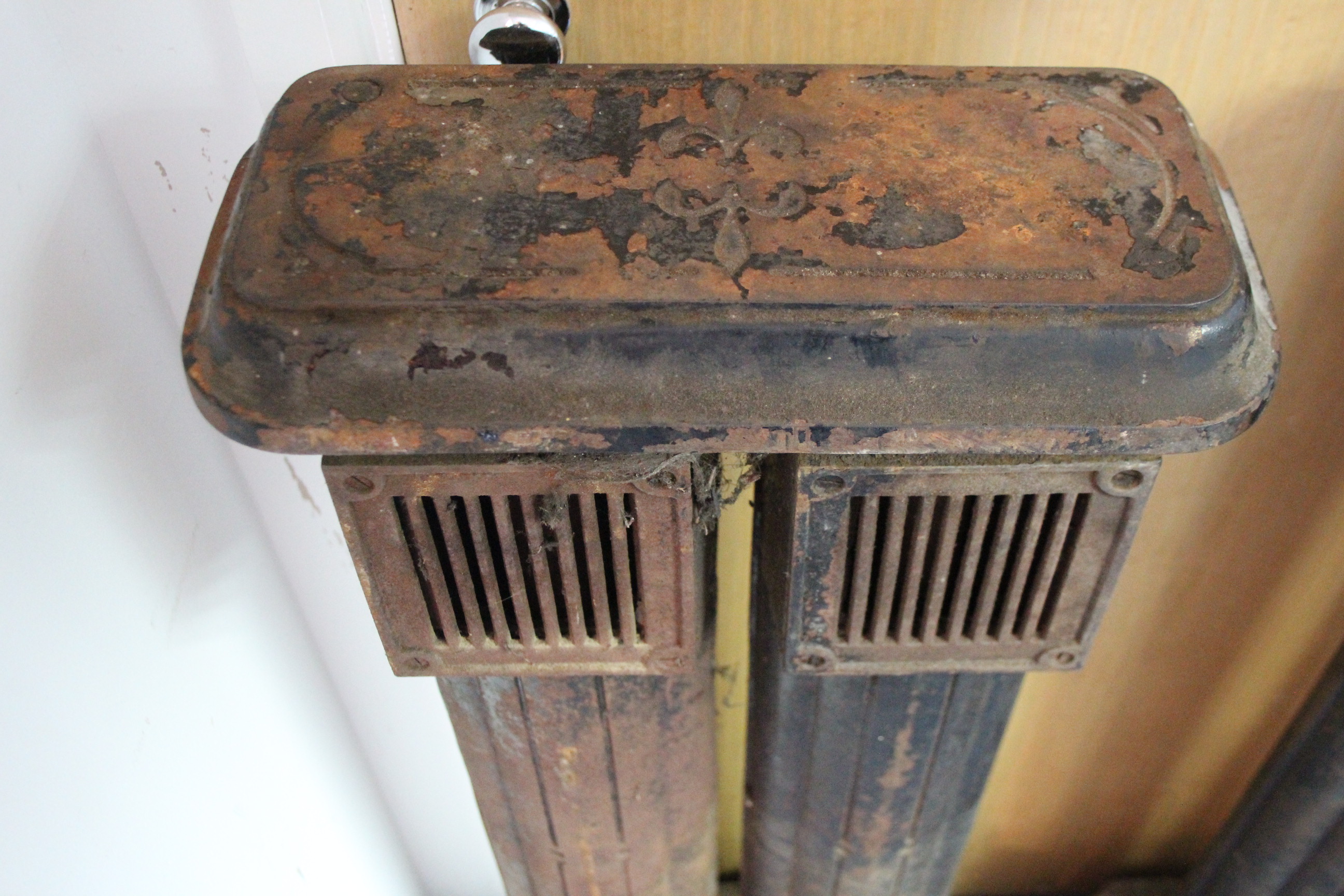 A pair of early/mid-20th century cast-iron heaters each with twin centre column & on rectangular - Image 3 of 3