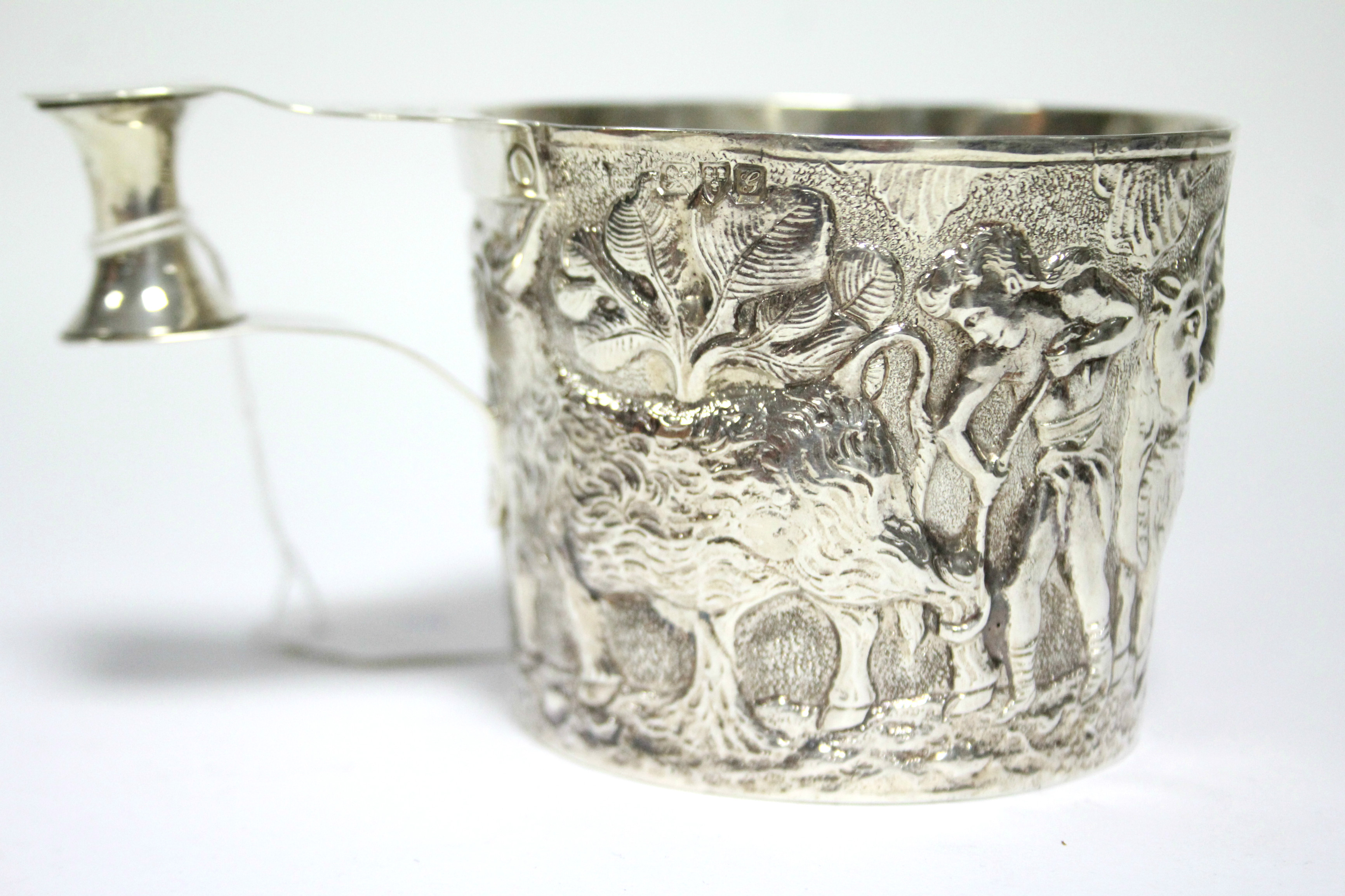 An Edwardian cup in the Etruscan style, of round slightly tapered form, embossed with a continuous - Image 3 of 6