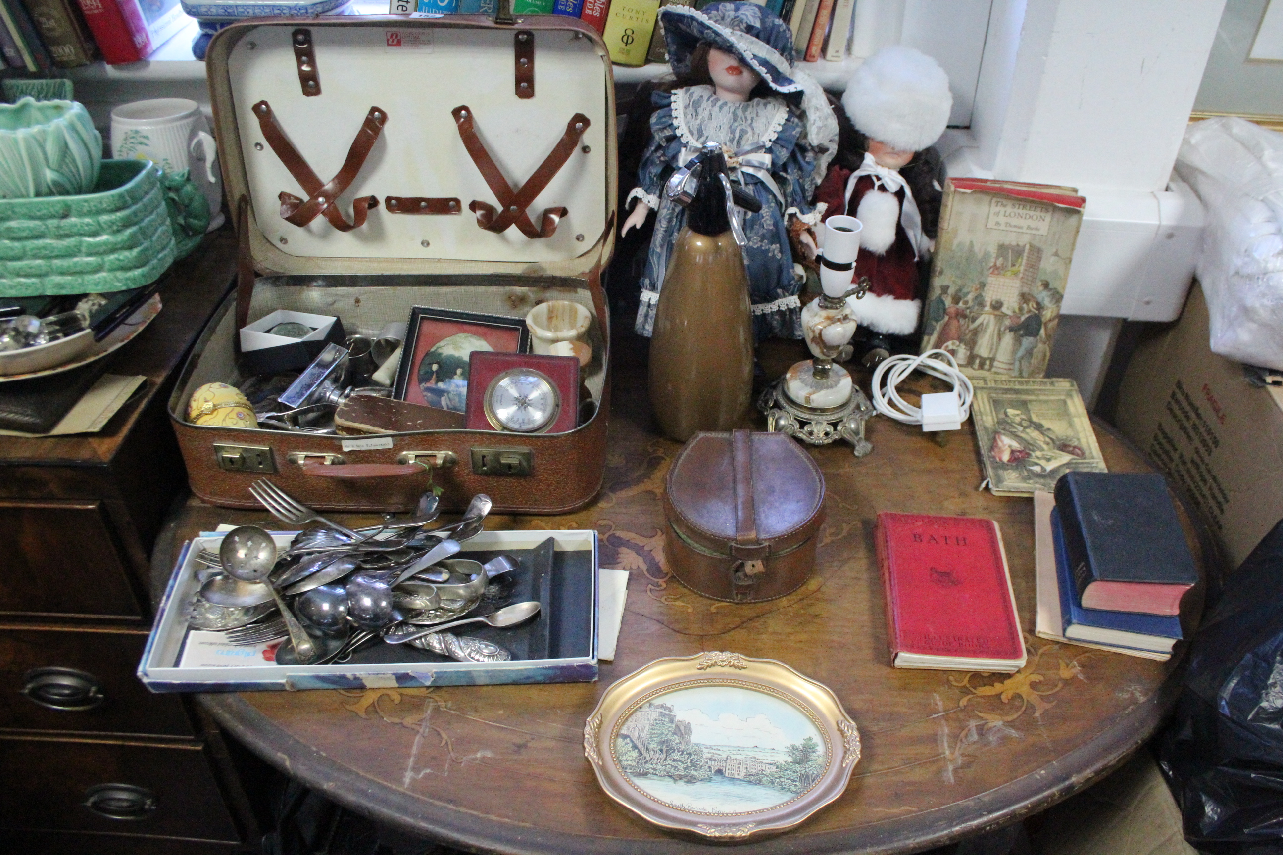 A leather collar box; a soda syphon bottle; two collector’s dolls; & sundry other items. - Image 2 of 4