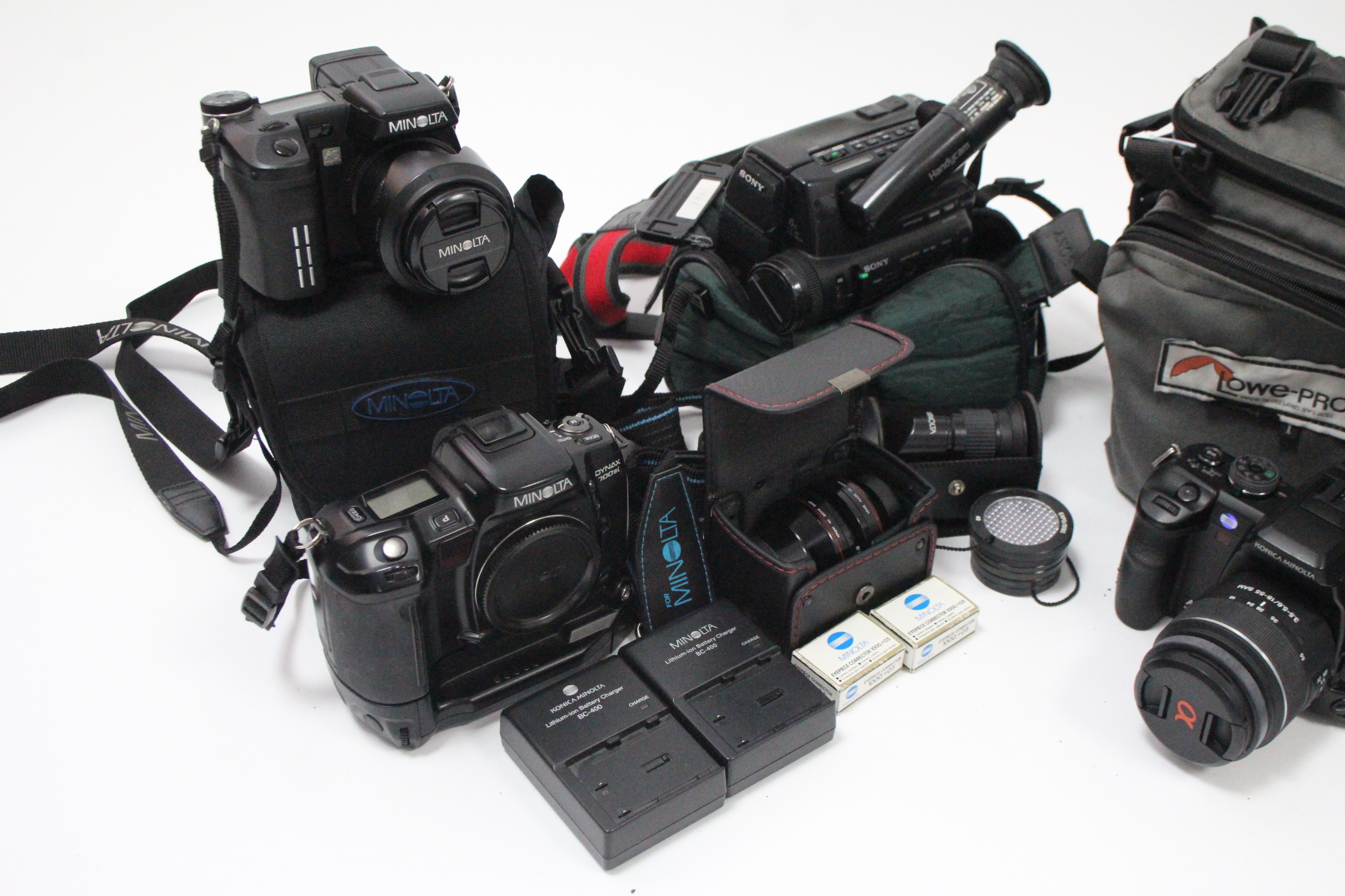 Various cameras & camera accessories. - Image 2 of 3