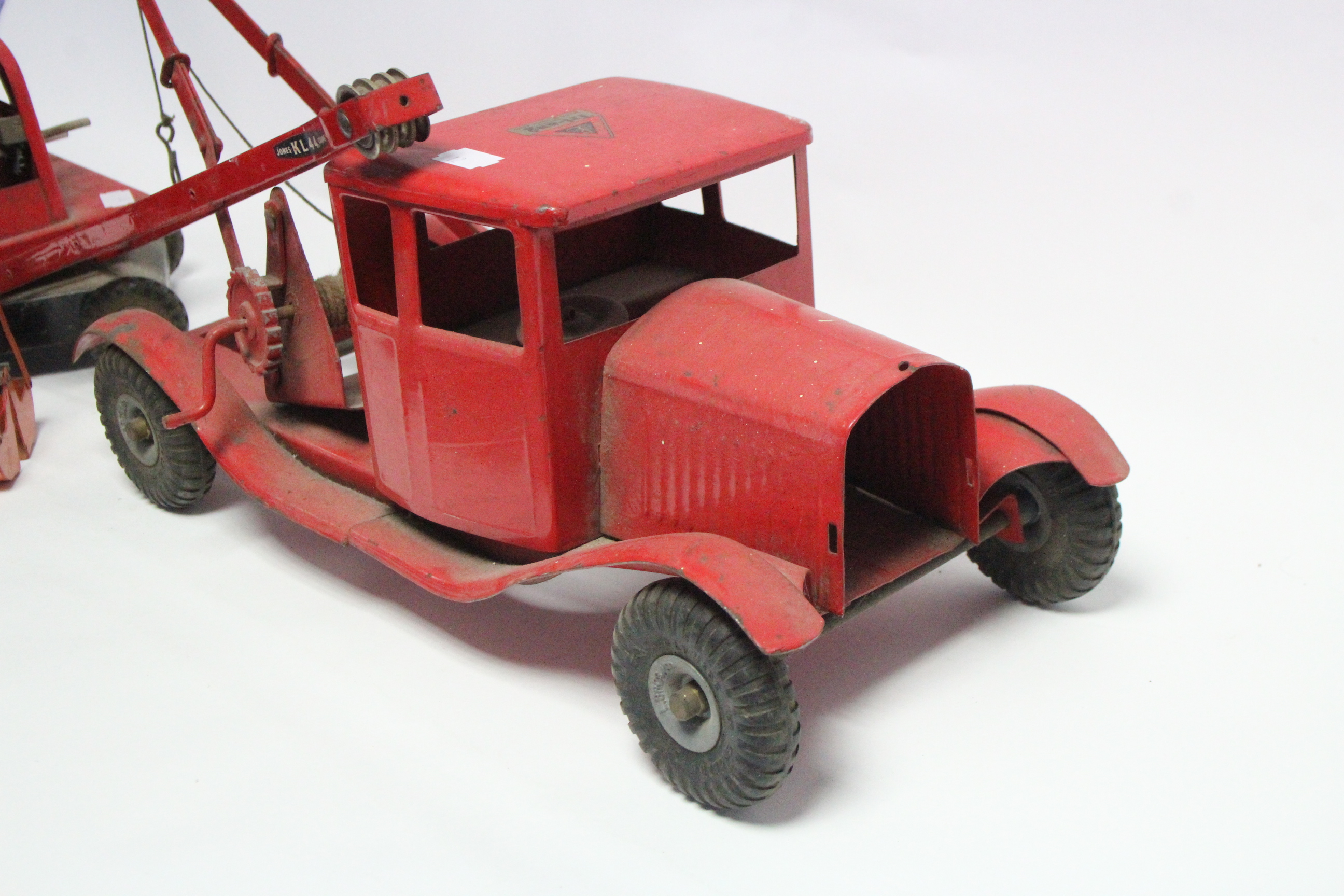 A Tri-ang tinplate toy pickup truck; & a ditto toy crane. - Image 2 of 4