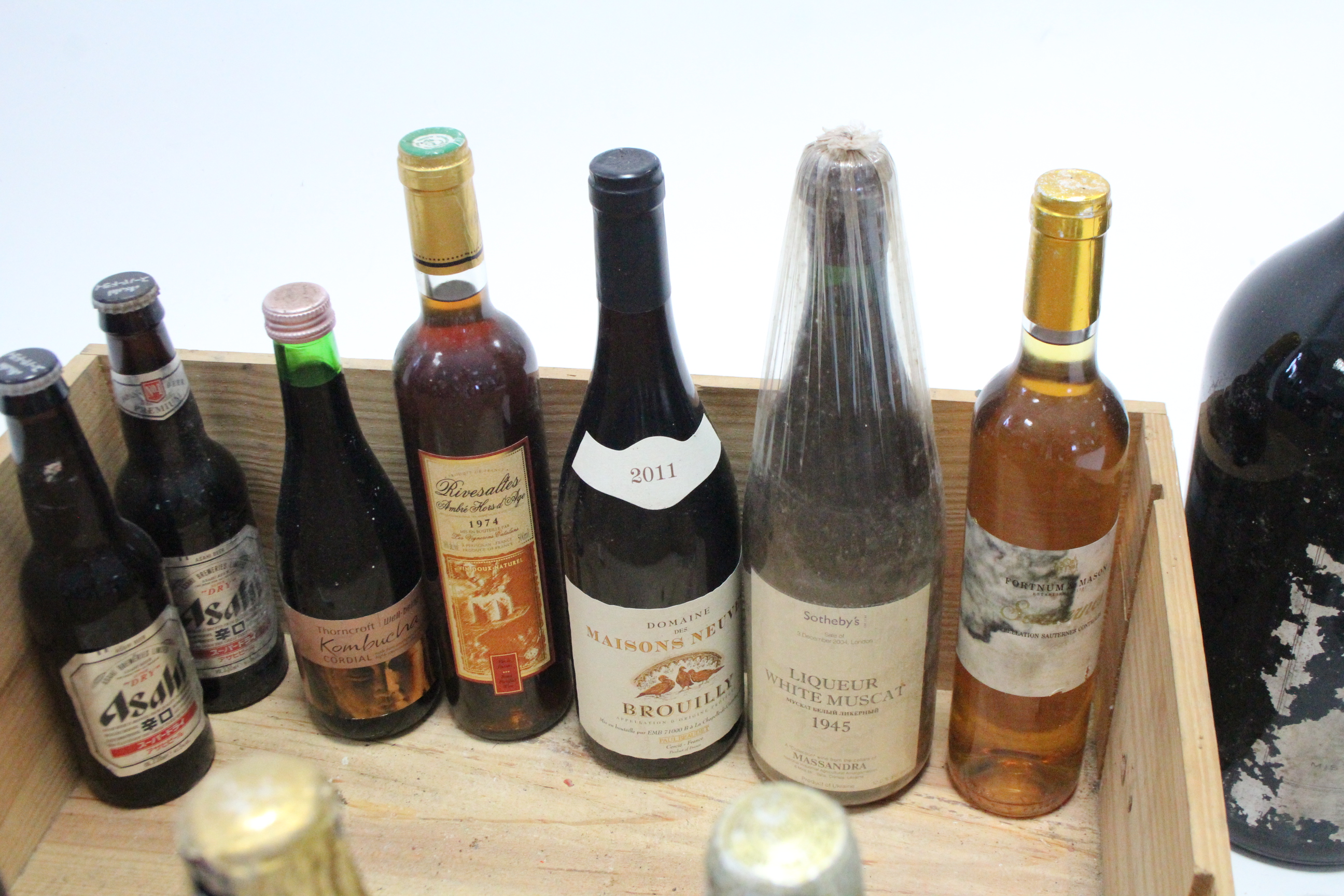 A large bottle of Chateau Leon wine (1987, 150cl); & sixteen various other bottles of wine & beer, - Image 4 of 4