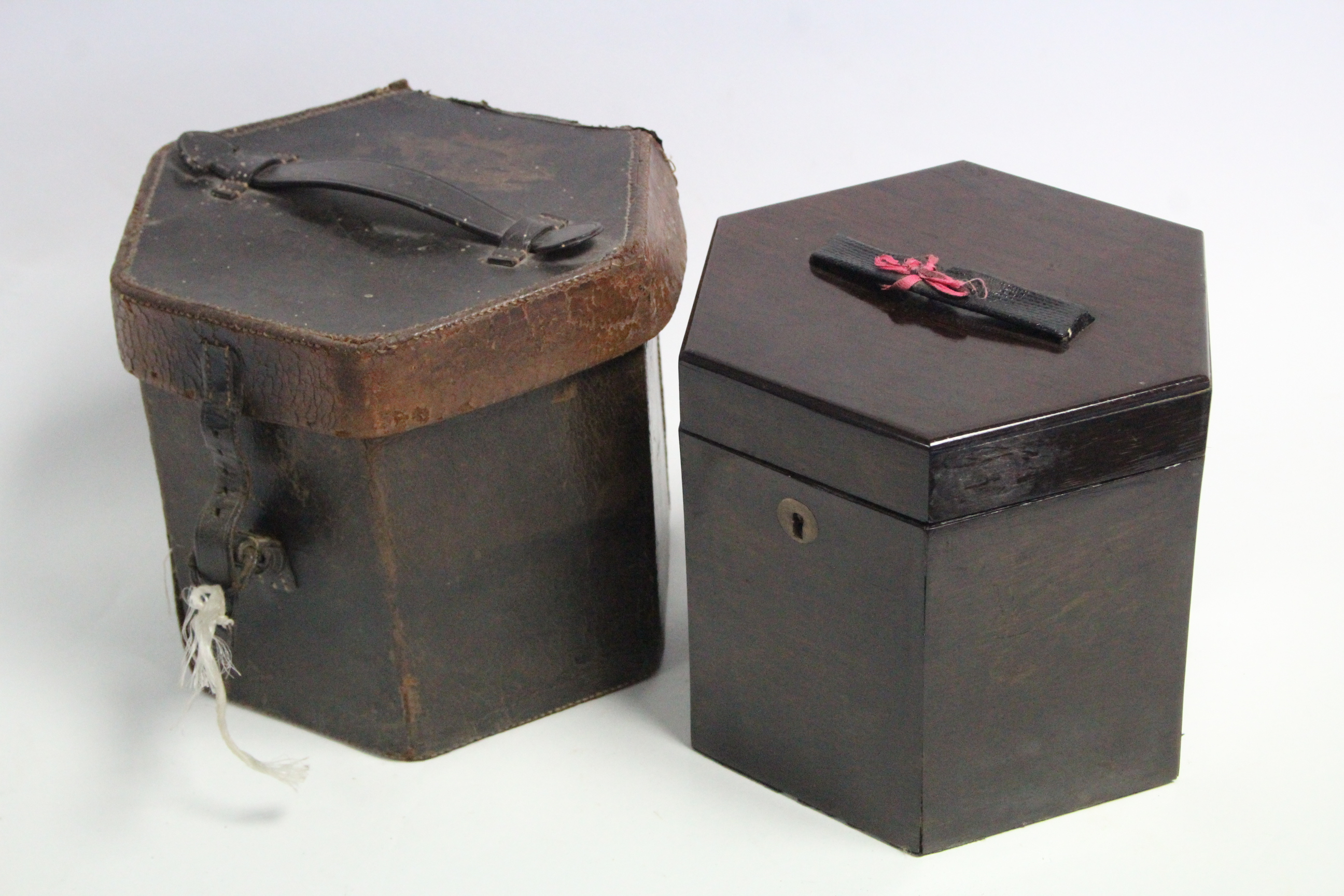 A MID-19th CENTURY ROSEWOOD CONCERTINA, BEARS LABEL: “C. WHEATSTONE 20 CONDUIT ST, LONDON” with - Image 8 of 8