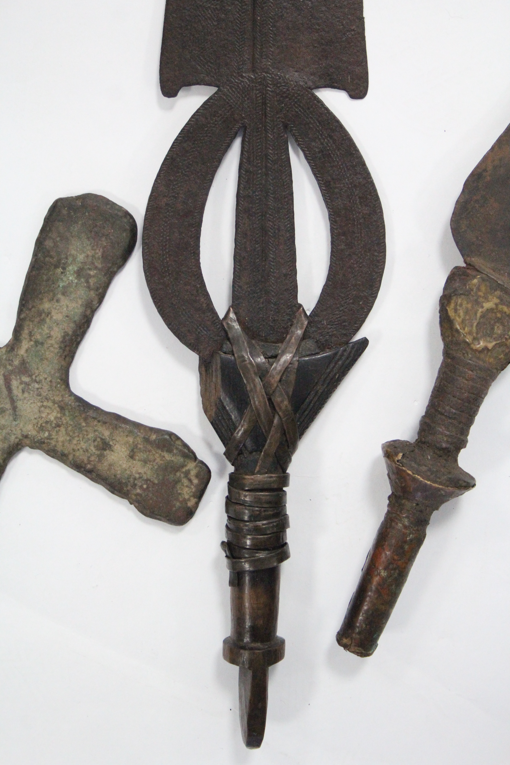 A Congolese ceremonial dagger, the pierced blade with tooled “herringbone” decoration, & with carved - Image 5 of 7