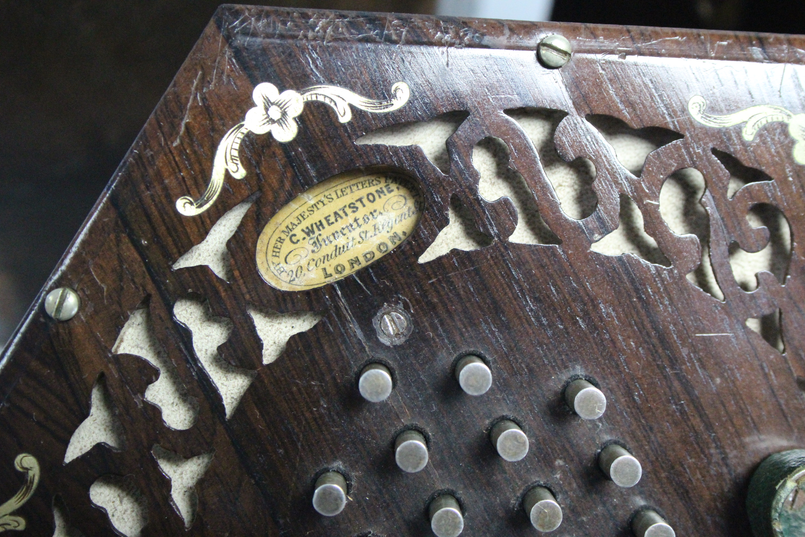 A MID-19th CENTURY ROSEWOOD CONCERTINA, BEARS LABEL: “C. WHEATSTONE 20 CONDUIT ST, LONDON” with - Image 5 of 8