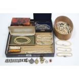 An amber cheroot holder with 9ct gold mount, cased; & various items of silver jewellery, & costume