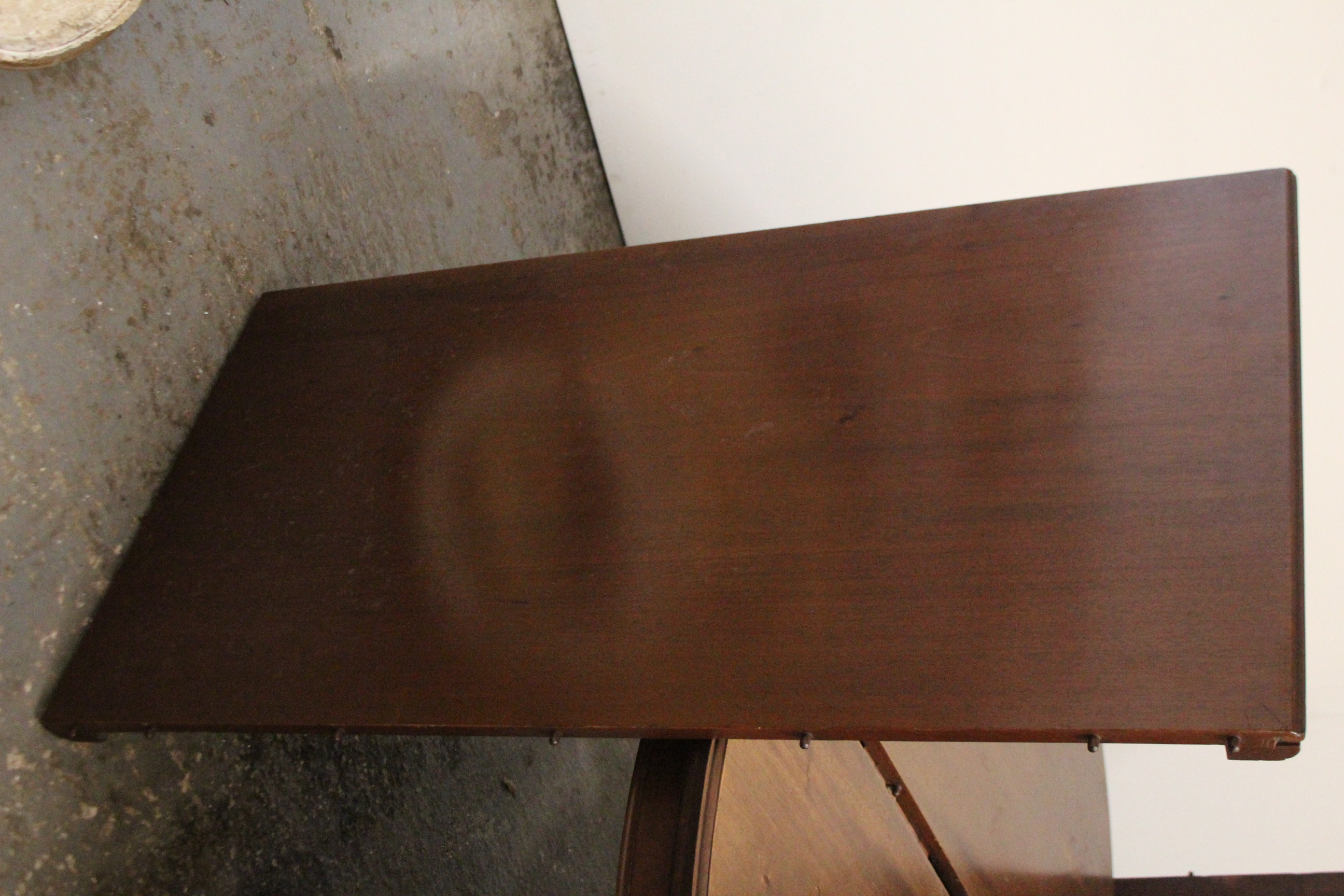 A late 19th/early 20th century mahogany oval extending dining table with three additional leaves, - Image 3 of 5