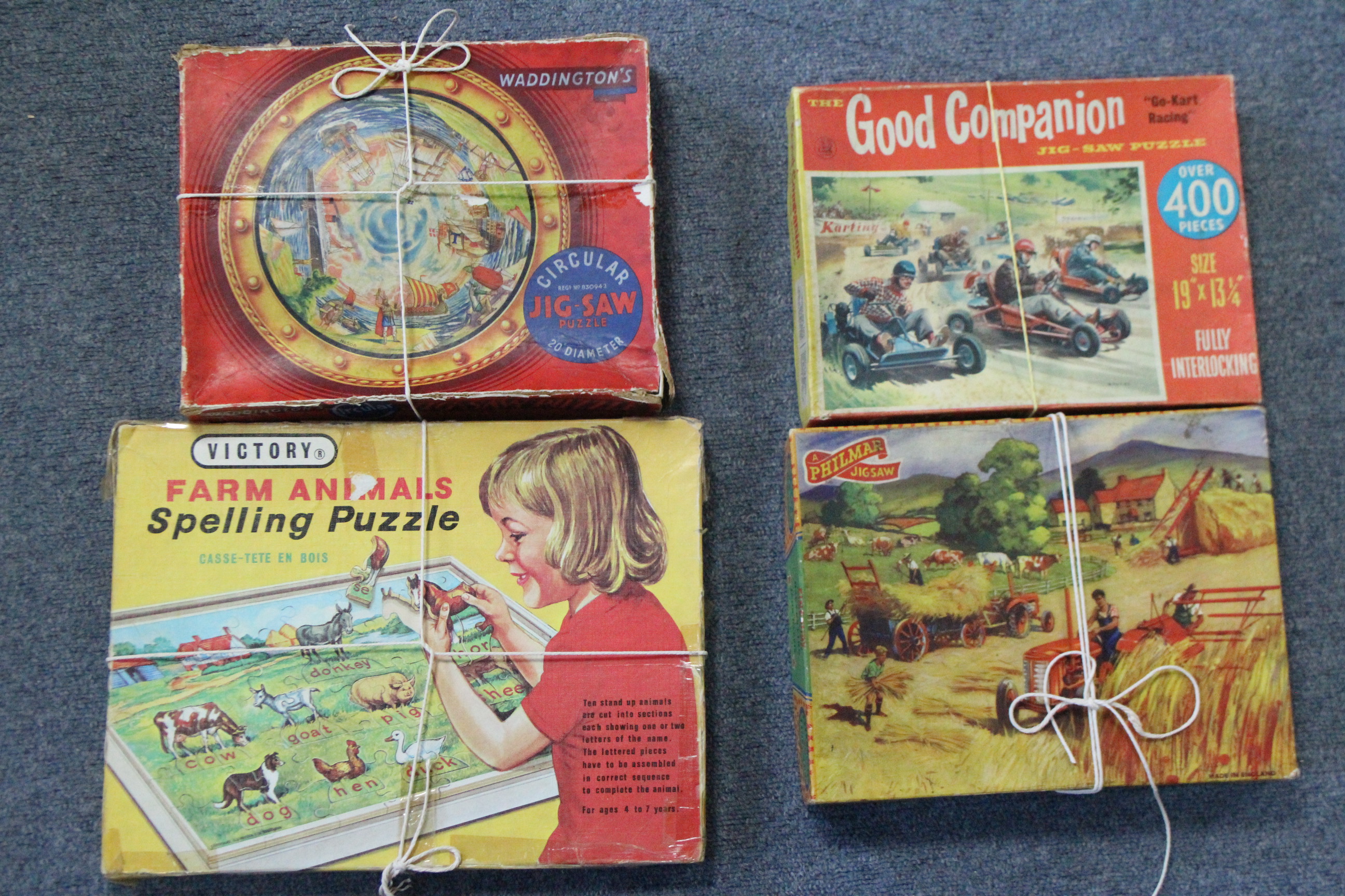 Various boxed games & jig-saw puzzles.