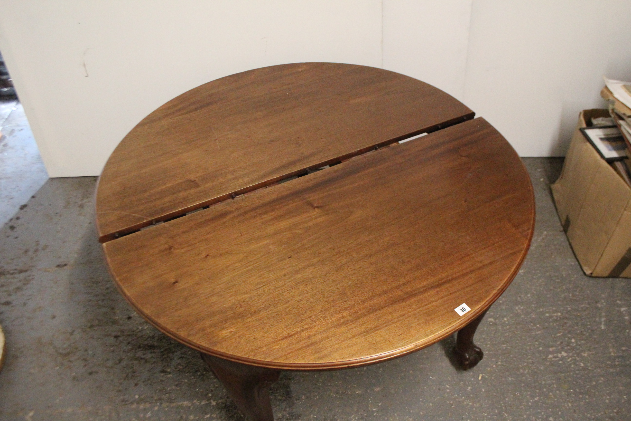 A late 19th/early 20th century mahogany oval extending dining table with three additional leaves, - Image 4 of 5