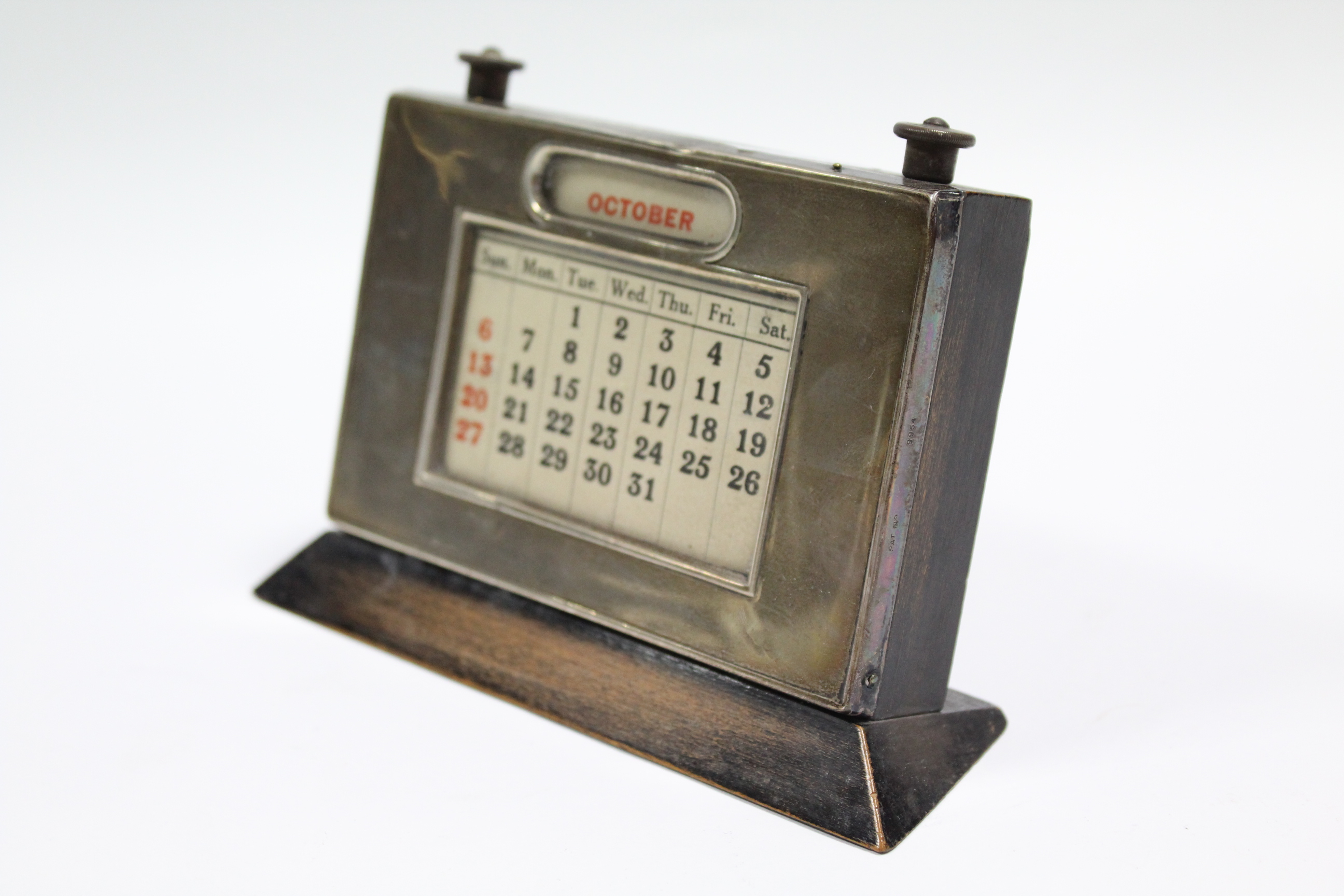 A George V silver-mounted perpetual desk calendar, 5” wide x 3½” high, Birmingham 1930; a small - Bild 3 aus 10