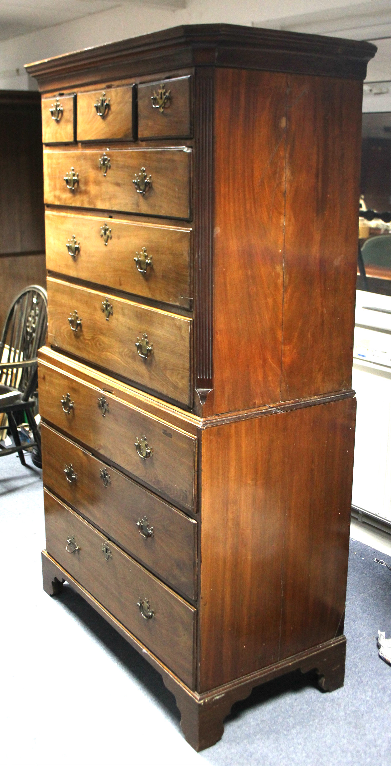 An 18th century mahogany chest-on-chest, the upper part with cavetto cornice & fluted canted - Image 5 of 5